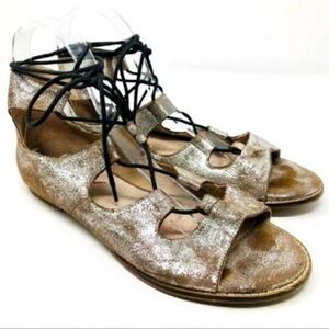 Seychelles woman’s metallic silver leather suede gladiator sandals 8 BoxO laceup